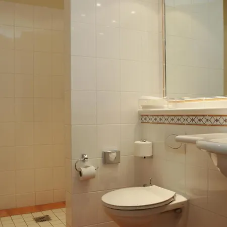 Отель Akzent Land- & Golf-hotel Gut Deinster Muhle 3*